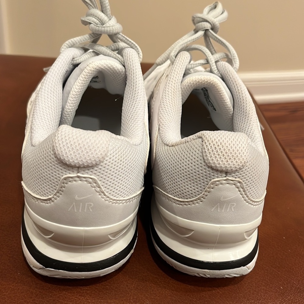 White with black trim Nike Air Zoom Breathe 2K11 Tennis shoes  - Size 6 - Picture 3 of 11
